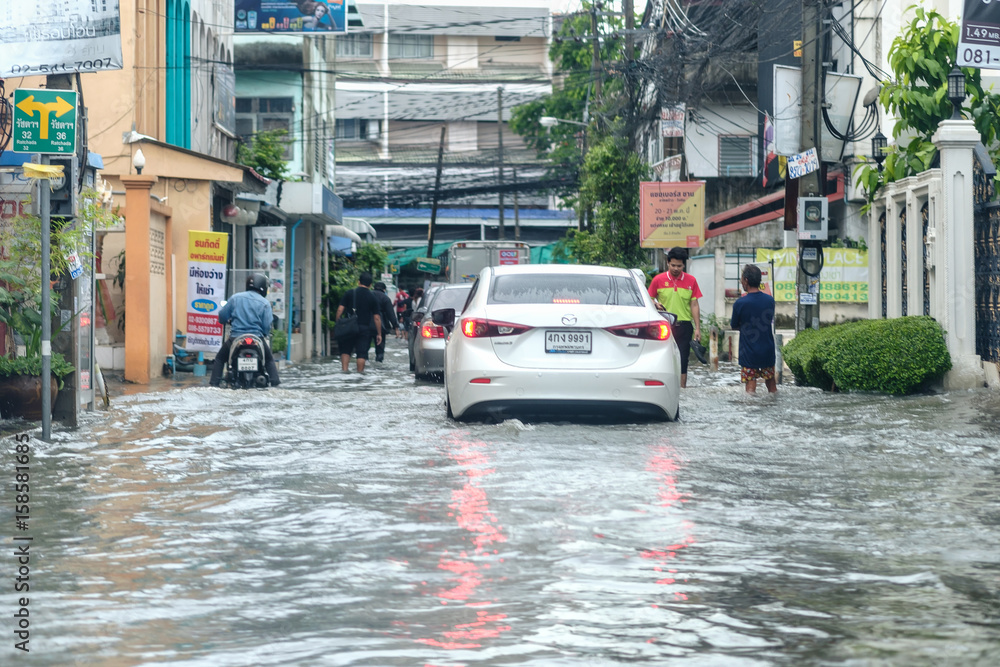 Φωτογραφία Heavy rains flood parts of Bangkok, more expected