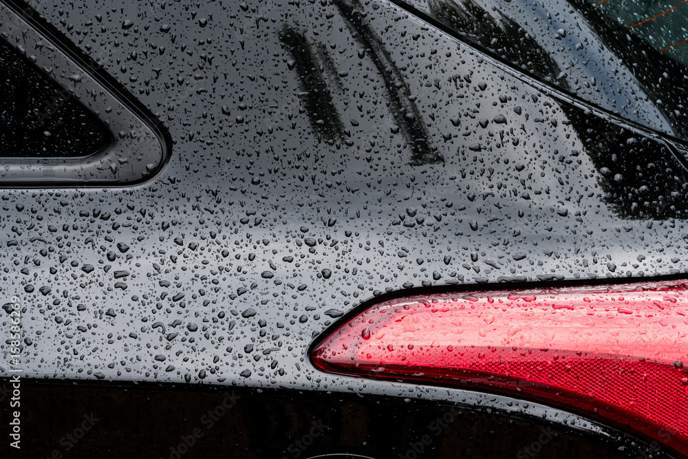 aile arrière voiture carrosserie pluie goutte eau perle noir blanc