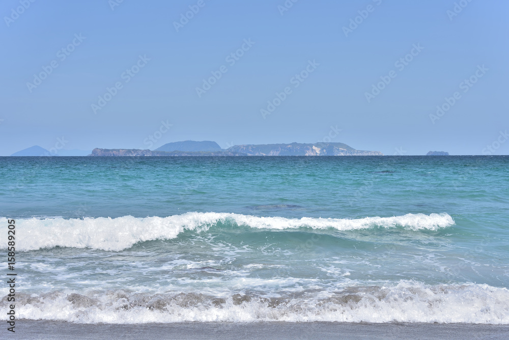 伊豆七島・神津島の返浜から見た式根島、新島 伊豆七島・神津島の返浜から見た式根島、新島