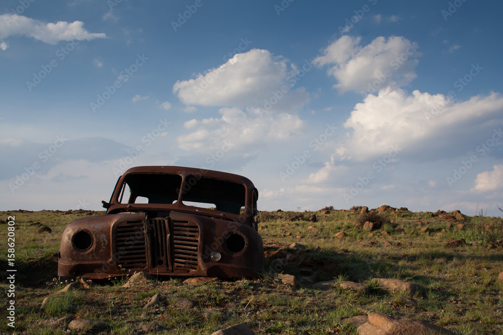 Fototapeta premium abandoned car