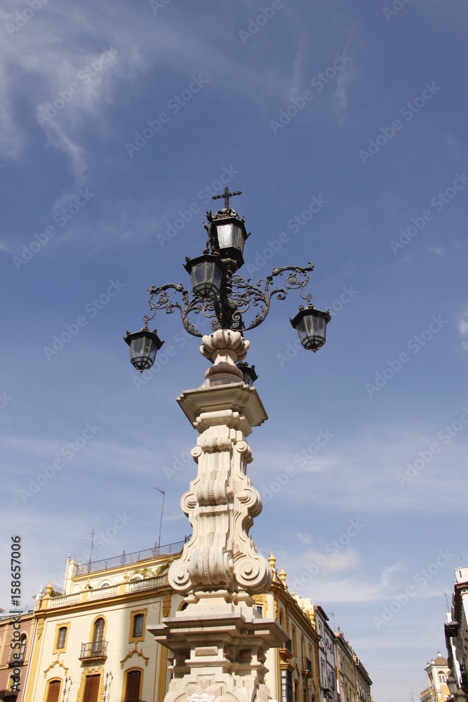 Lampadaire d'une rue à Séville, Espagne