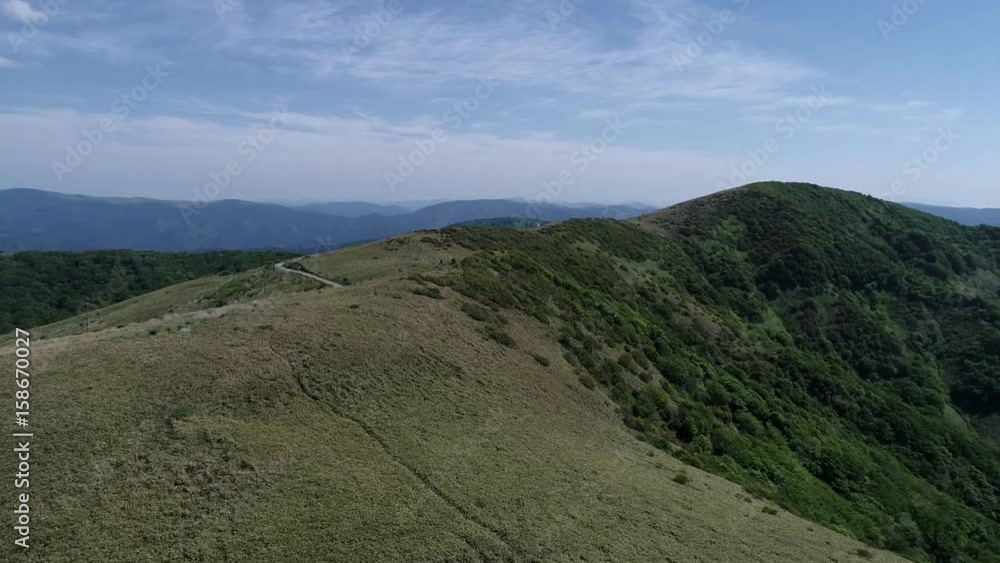 大川嶺から笠取山方向へ 空撮(愛媛県久万高原町、内子町) 大川嶺から笠取山方向へ 空撮(愛媛県久万高原町、内子町)
