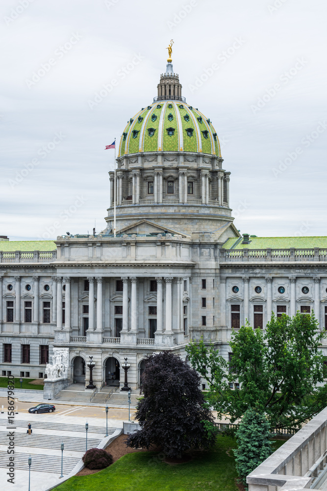 Obraz premium Capitol building in Downtown Harrisburg, pennsylvania