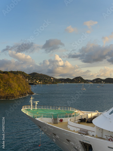 Mittelamerika, Karibik, Kleine Antillen, Grenada, St. George, Saint George-Harbour,Hubschrauberlandeplatz auf einem Krreuzfahrtschiff