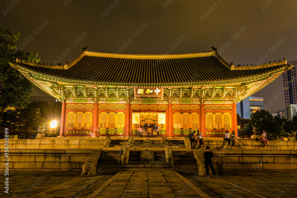 traditonal palace seoul korea 