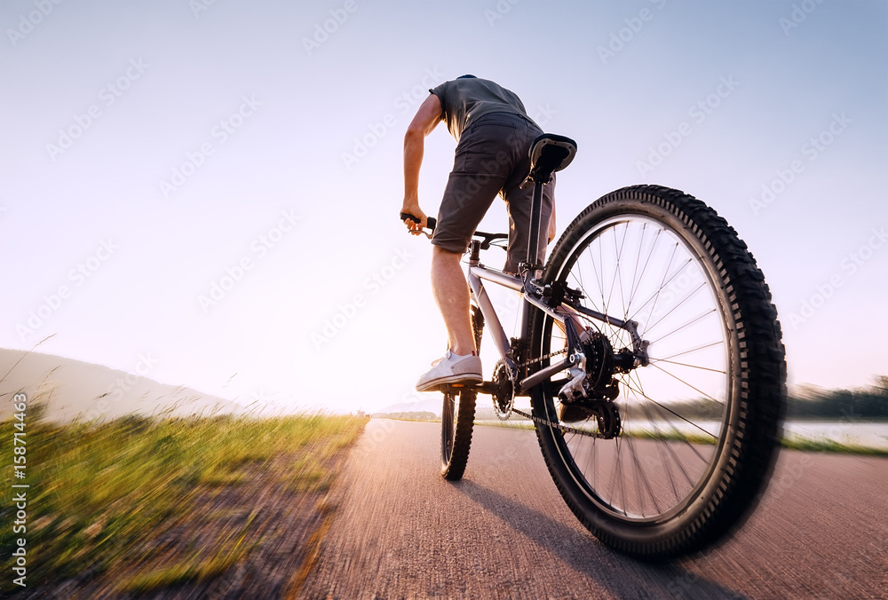 Speedy bicyclist
