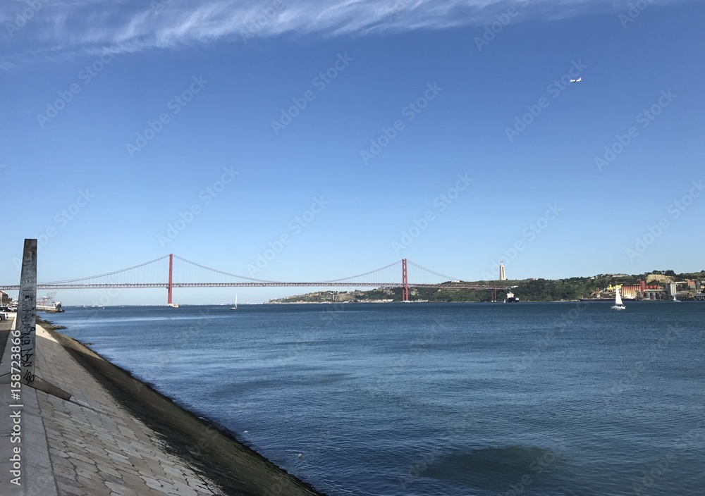 Pont du 25 Avril sur le Tage à Lisbonne, Portugal