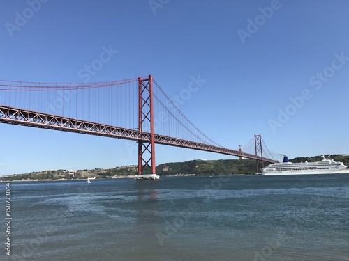 Pont du 25 Avril sur le Tage    Lisbonne  Portugal