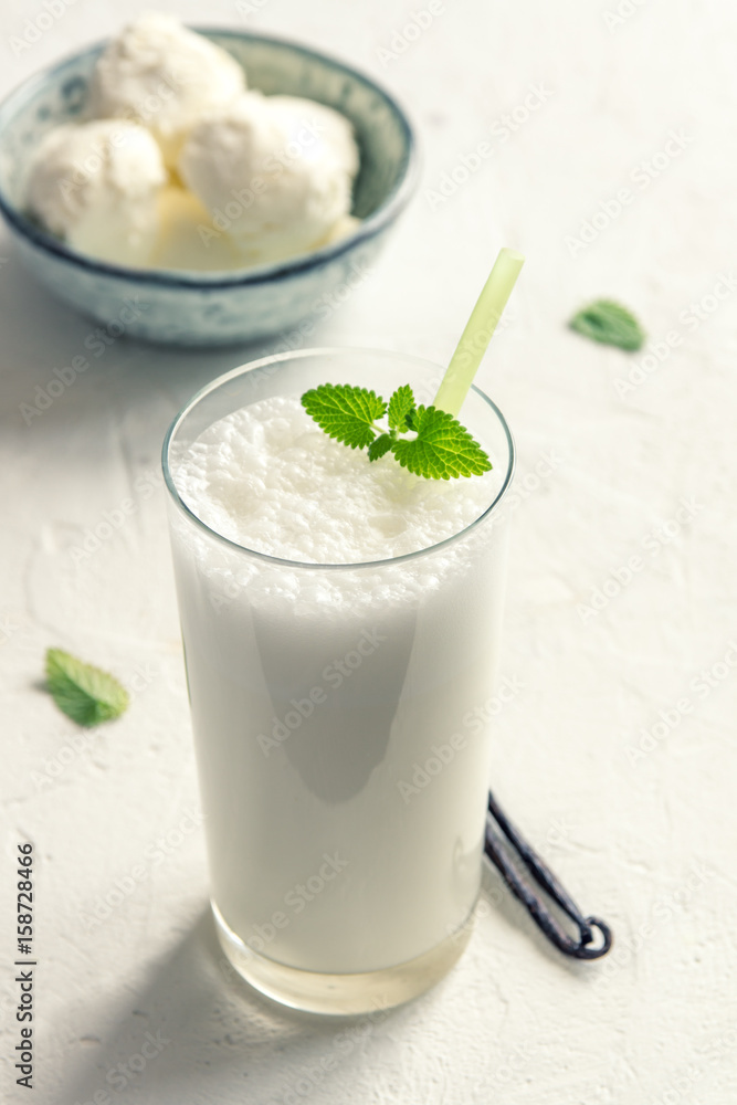 Vanilla Milk Shake Vanilla Milk Shake