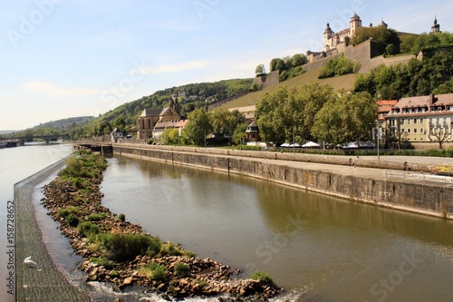 Würzburg, Blick von der Alten Mainbrücke zur Festung Marienberg