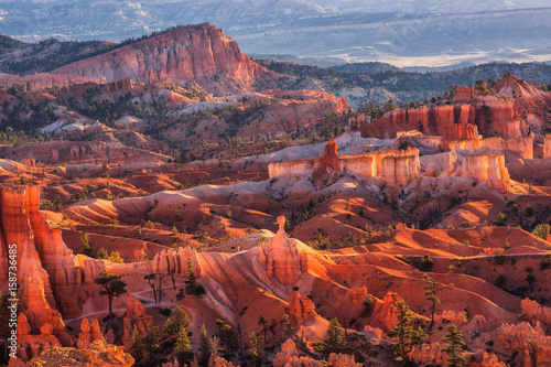 Murais de parede Scenic view of red sandstone hoodoos in Bryce Canyon National Park in Utah, USA