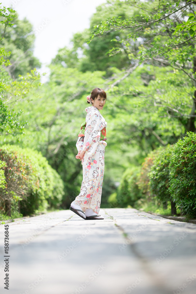 着物の女性・京都