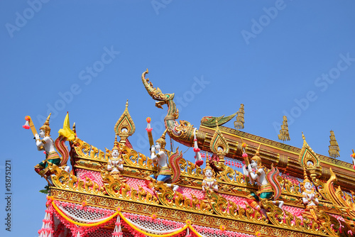 Foto The beautiful of the local rocket, Rocket festival in the Northeast, Thailand, with the blue sky background