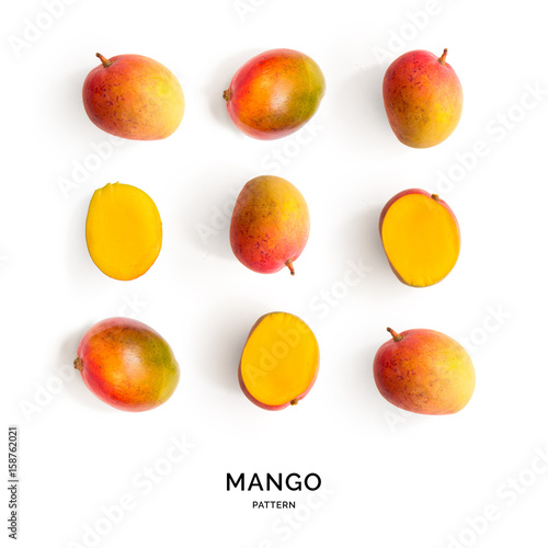 Obraz na płótnie Seamless pattern with mango. Tropical abstract background. mango on white background.