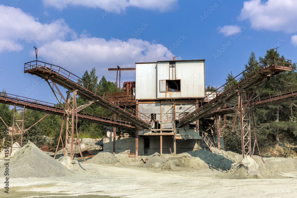 Open pit mining and processing plant for crushed stone, sand and gravel to be used in the roads and construction industry Open pit mining and processing plant for crushed stone, sand and gravel to be used in the roads and construction industry