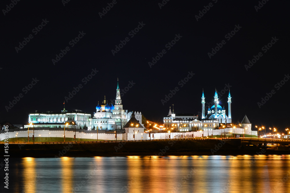 The Kremlin of Kazan (a Unesco World Heritage) with its orthodox church and mosque, a symbol of coexistence among different religions.