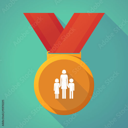 Long shadow medal with a female single parent family pictogram