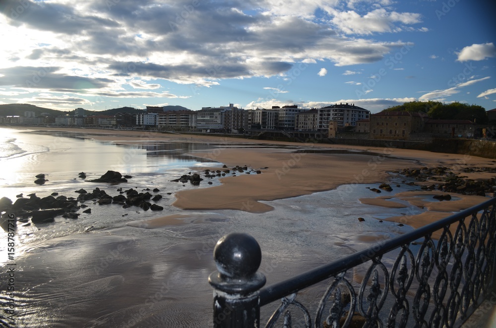 abendliche Strandpromenade in Zarautz