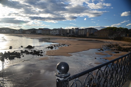 abendliche Strandpromenade in Zarautz photo