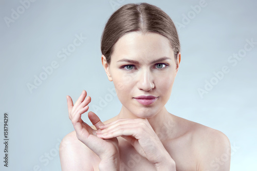 Beautiful young woman on co...