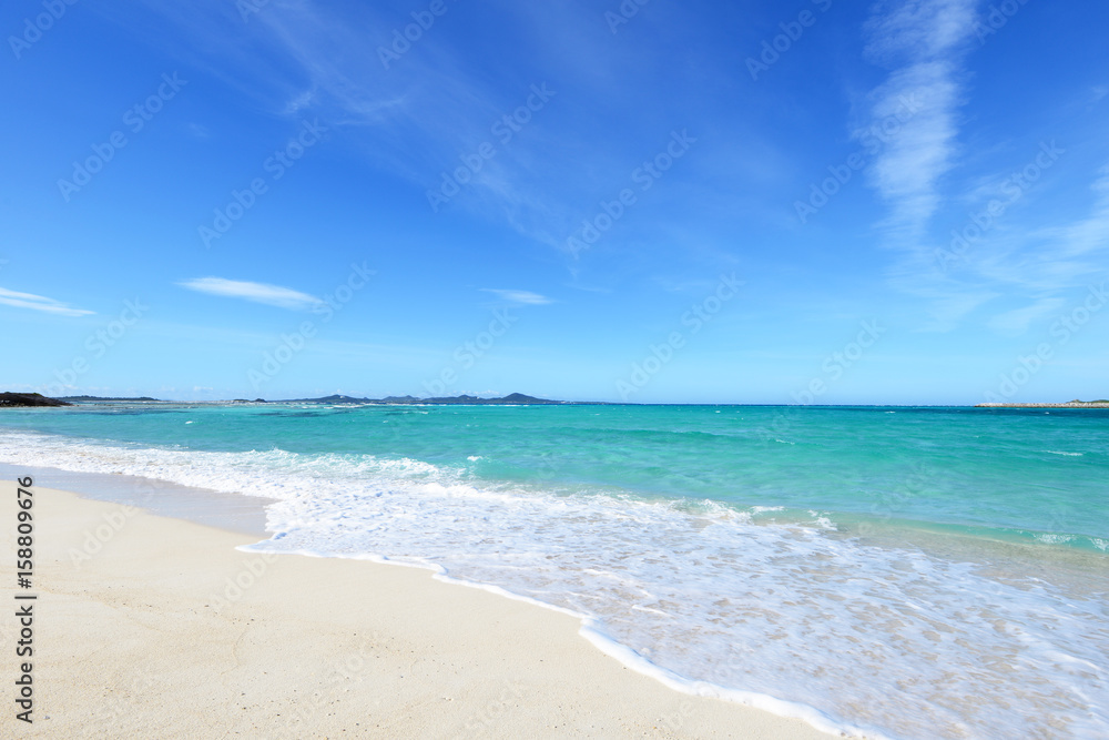 沖縄の美しい海とさわやかな空 沖縄の美しい海とさわやかな空