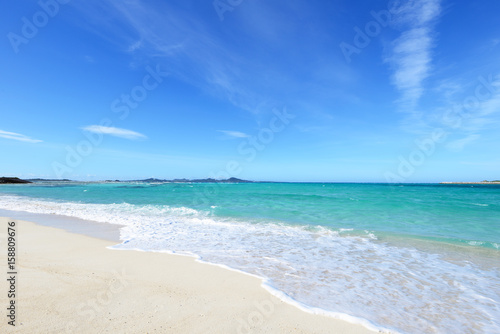 Wallpaper Mural 沖縄の美しい海とさわやかな空 Torontodigital.ca