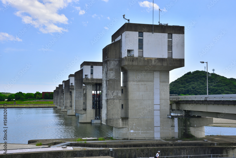 Obraz premium 兵庫県・加古川大堰