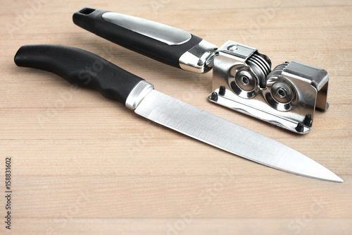 Knife sharpener