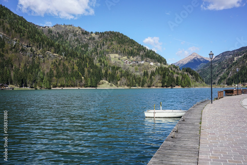 Alleghe lago e montagna