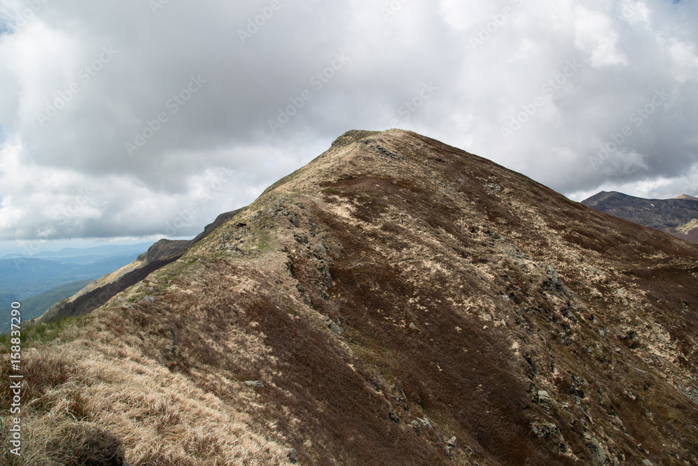 Fototapeta premium Panorama, Cima Canuti, Parco nazionale dell'Appennino Tosco-Emiliano, primavera