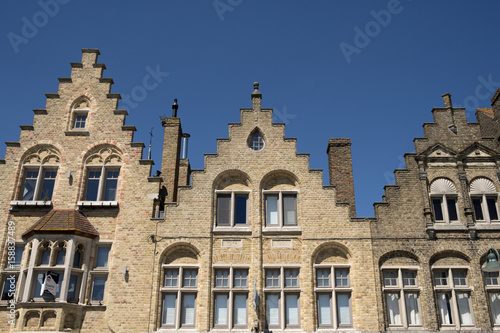 trapgevels aan de Grote Markt in Diksmuide