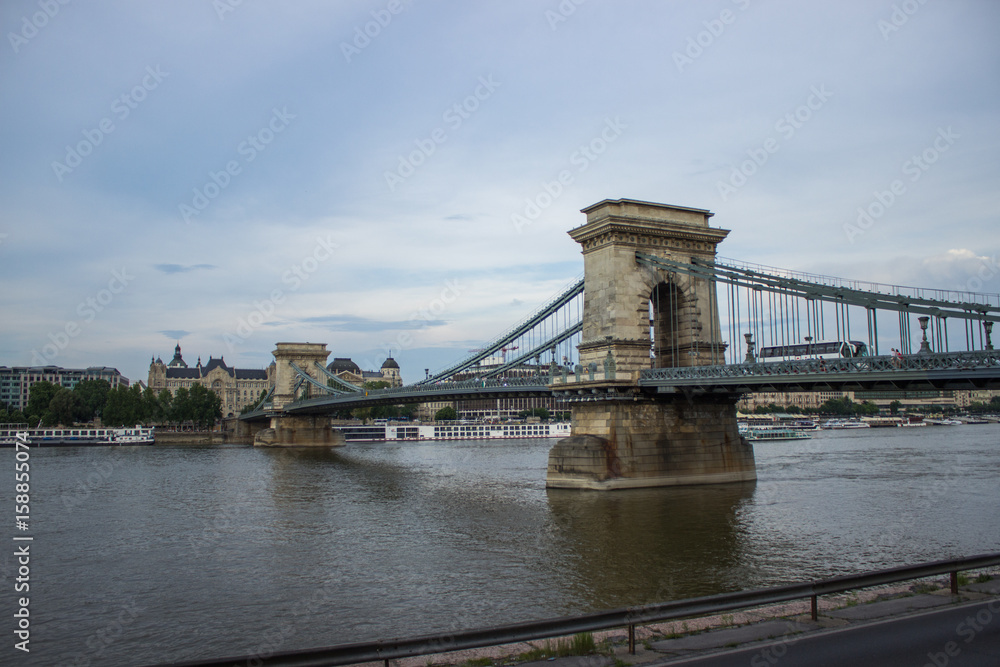 Fototapeta premium The Chain Bridge
