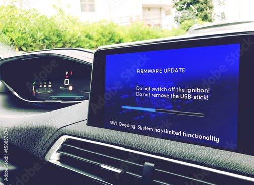 Foto Firmware update on a modern car