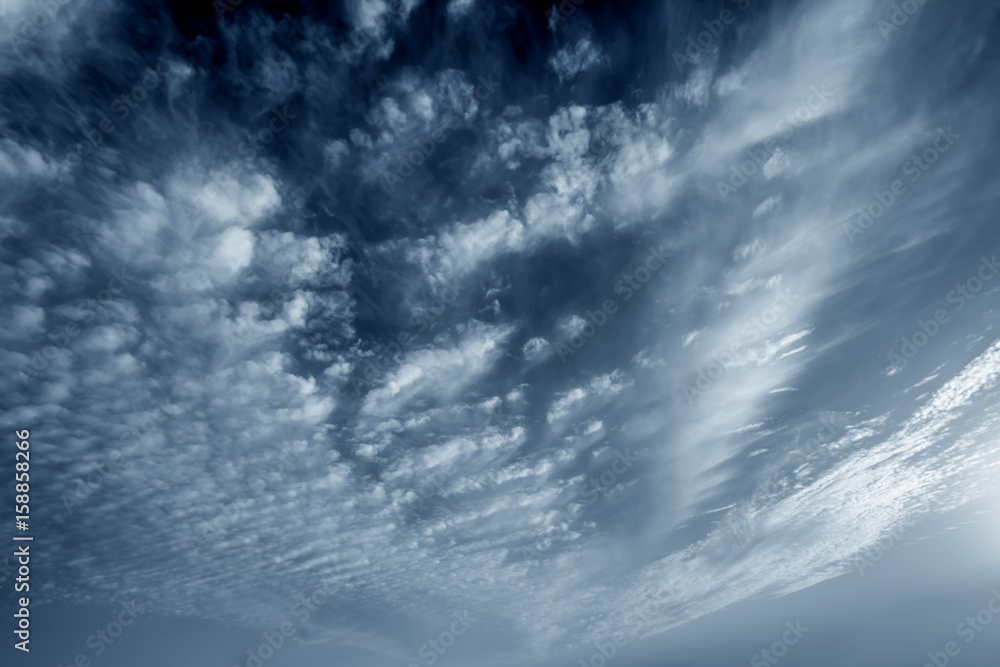 Fototapeta premium Rain before the clouds