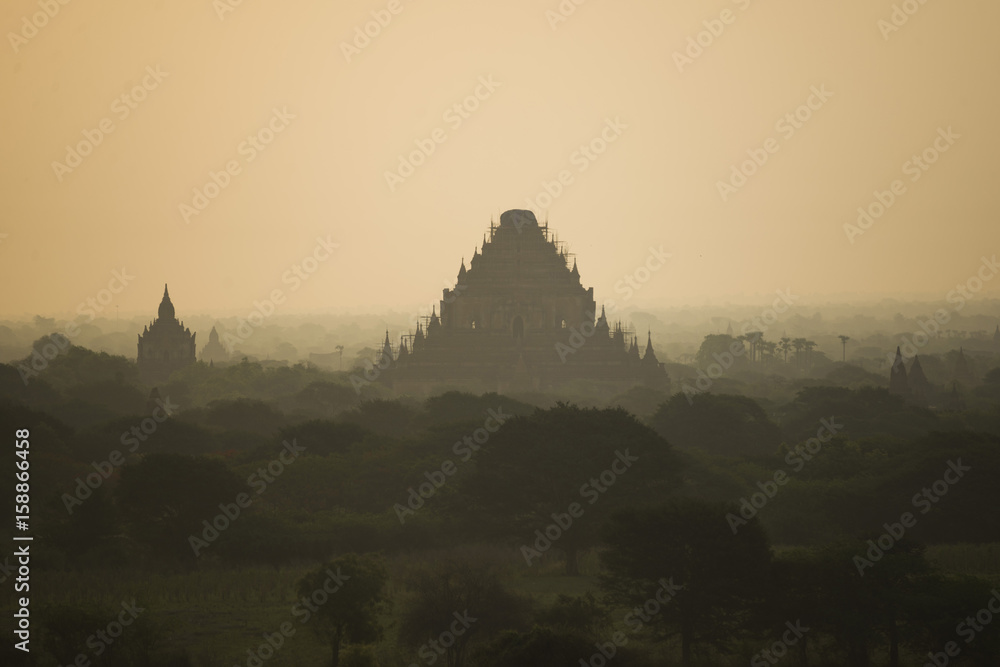 Obraz premium Bagan in the morning, Myanmar