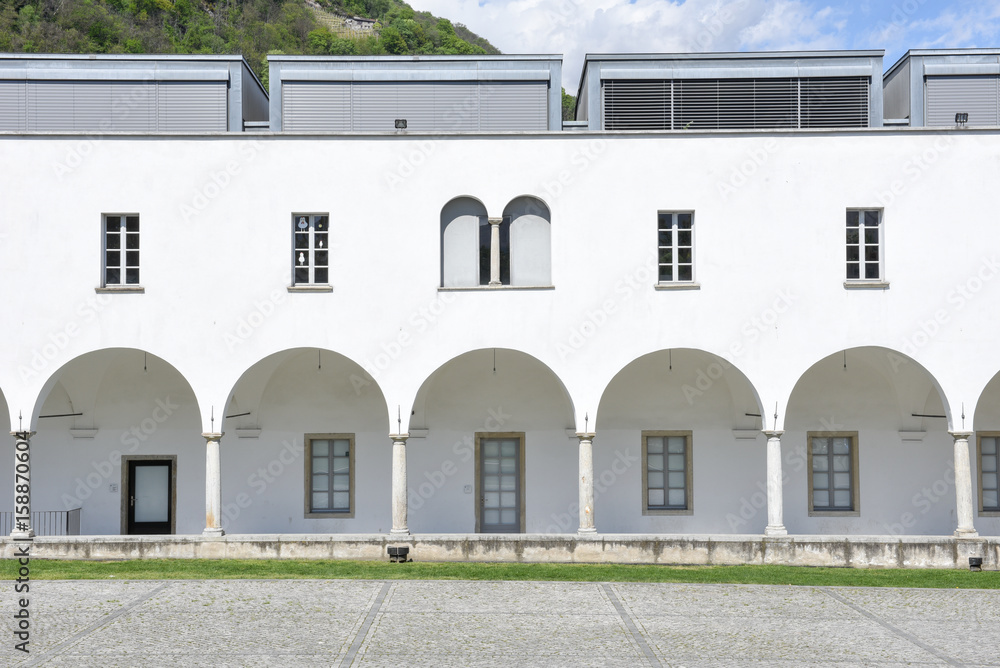 Palace with arch at Monte Carasso