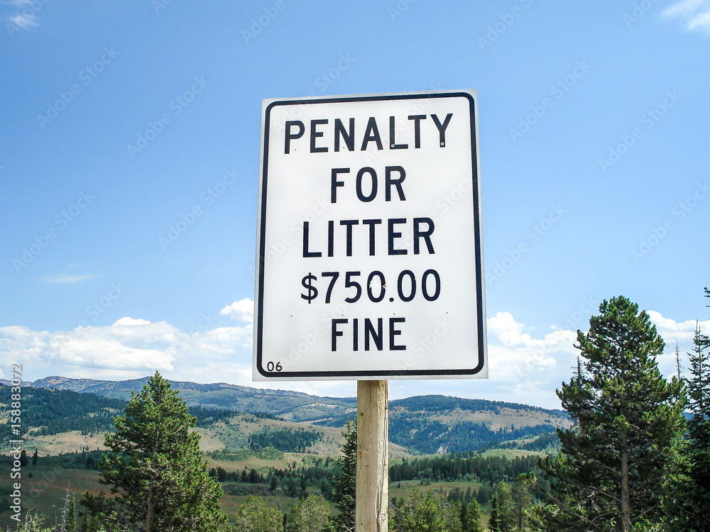 Penalty for littering sign
