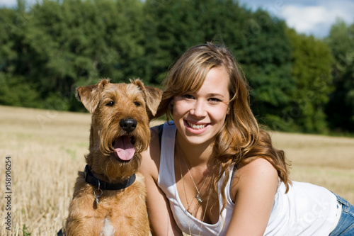 Bild auf Leinwand Frau mit Hund