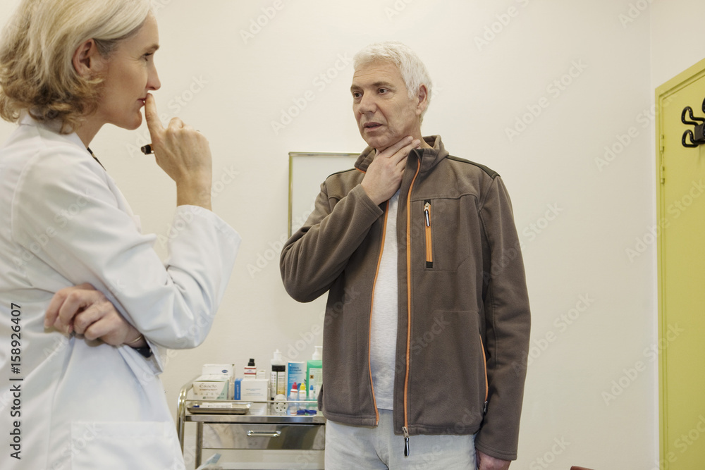 Consultation, elderly p in pain Consultation, elderly p in pain
