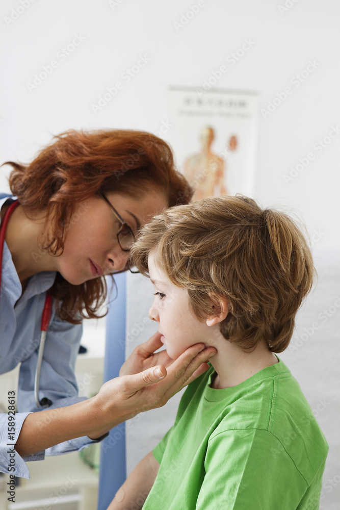 Consultation m←dicale d'un garon de 7 ans Consultation m←dicale d'un garon de 7 ans
