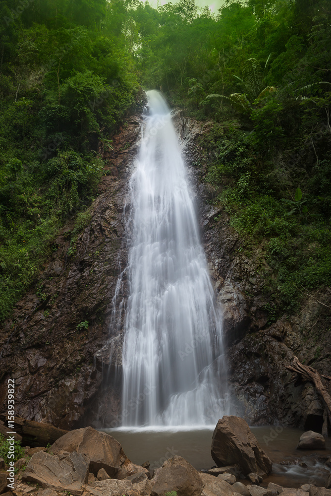 Fototapeta premium Khun Korn Waterfall