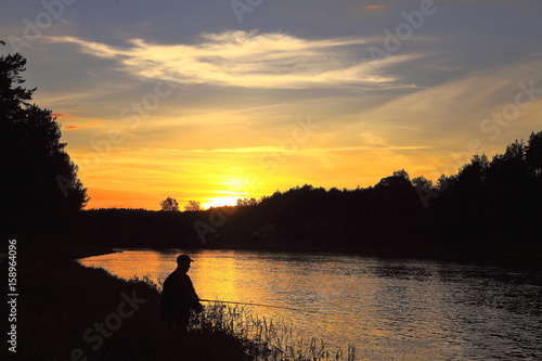 Wieczór nad rzeką