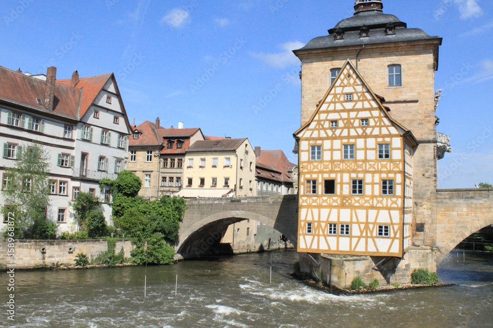 Bamberger Kleinod: Altes Rathaus direkt über der Regnitz