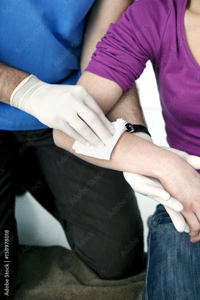 First aid techniques In case of abundant bleeding, press hard directly on the wound with your hands First aid techniques In case of abundant bleeding, press hard directly on the wound with your hands
