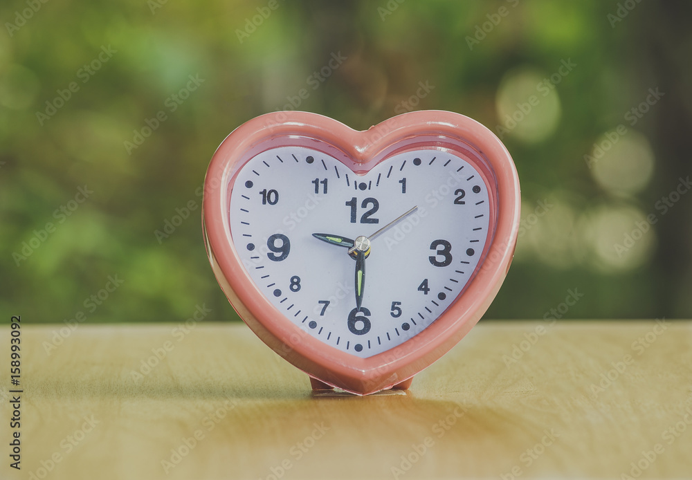 Beautiful Pink Heart Clock With Time Series From 1 O Clock To 12 O beautiful-pink-heart-clock-with-time-series-from-1-o-clock-to-12-o