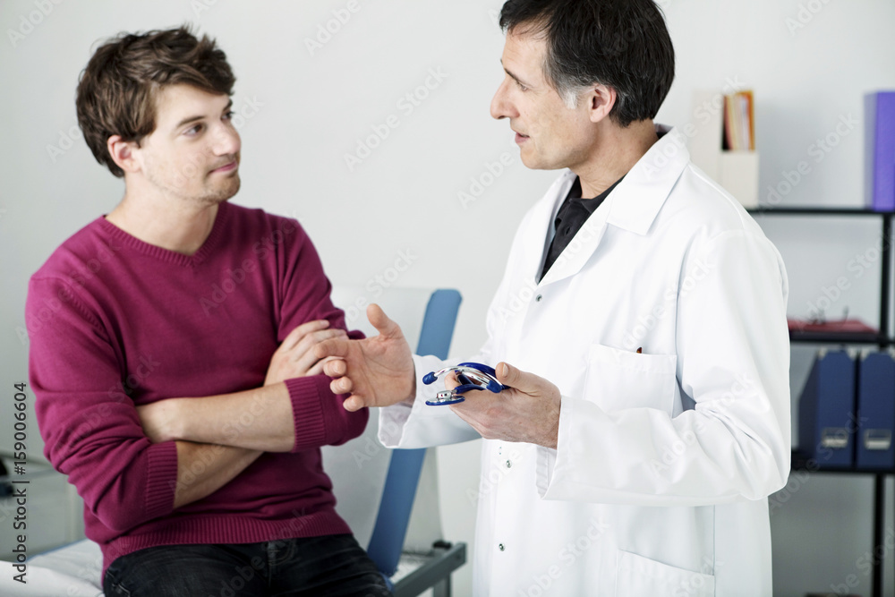 Obraz premium Man in consultation, dialogue