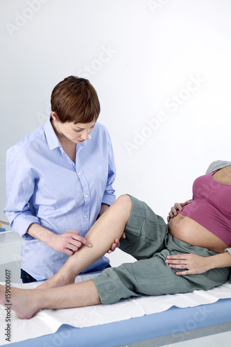 Leg symptomatology, pregnant woman
