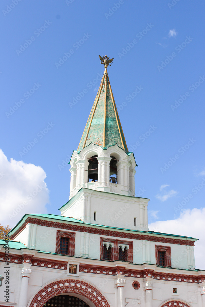 Obraz premium Snow-white temple