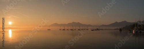 Panorama bei Sonnenaufgang am Chiemsee