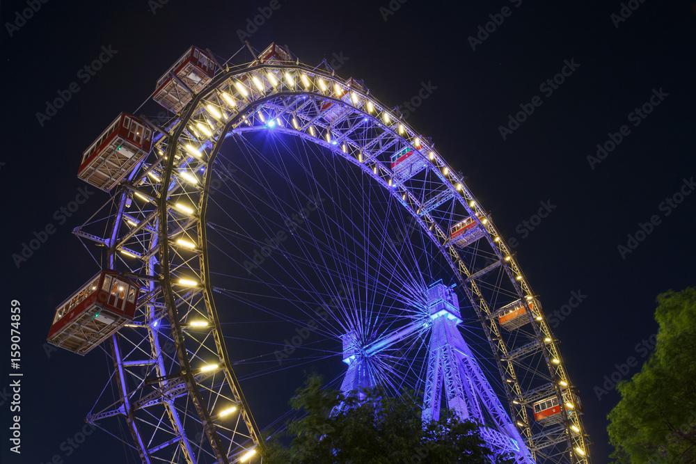 Fototapeta premium Wiener Riesenrad in Prater - oldest and biggest ferris wheel in Austria.